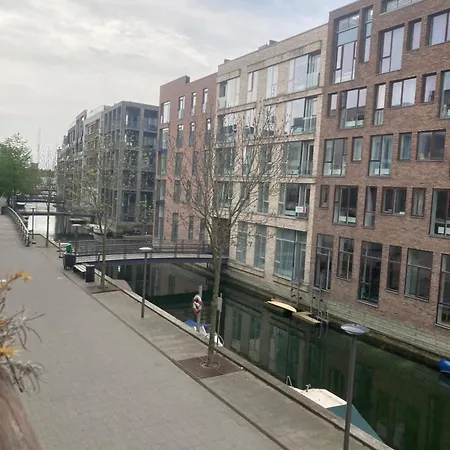 With Amazing Water View Apartment